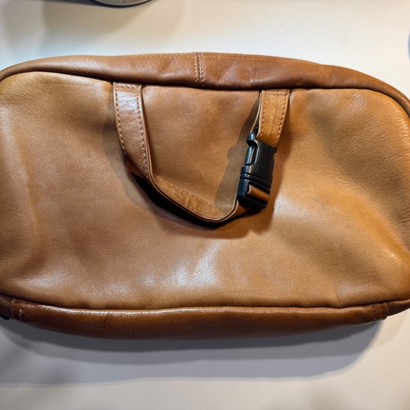 REDHEAD Men’s Soft Zip-around Caramel Colored Leather Toiletry Bag - Pre-owned - Picture 11 of 15